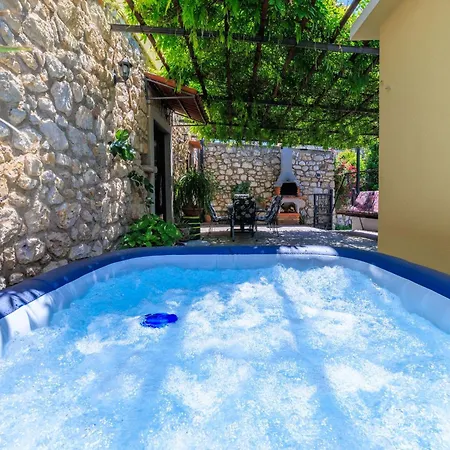 House Sevgi Брибир